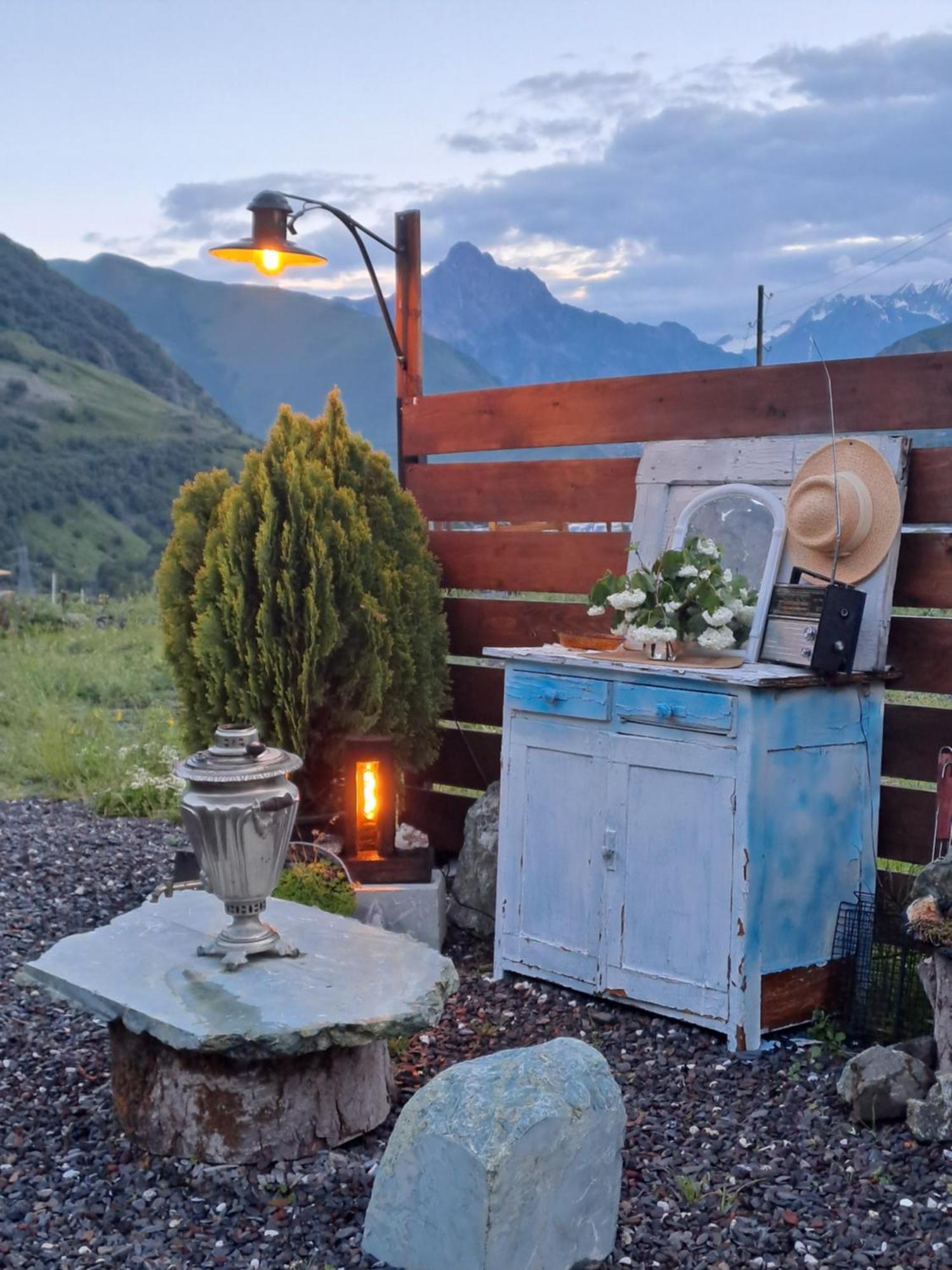 Kazbegi Spa Resort Cottages Esterno foto